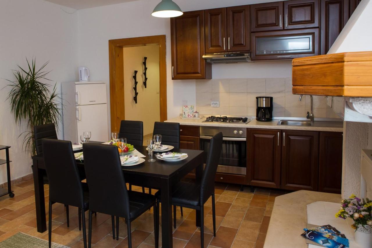 Apartman Girasol Pula Apartment Exterior photo