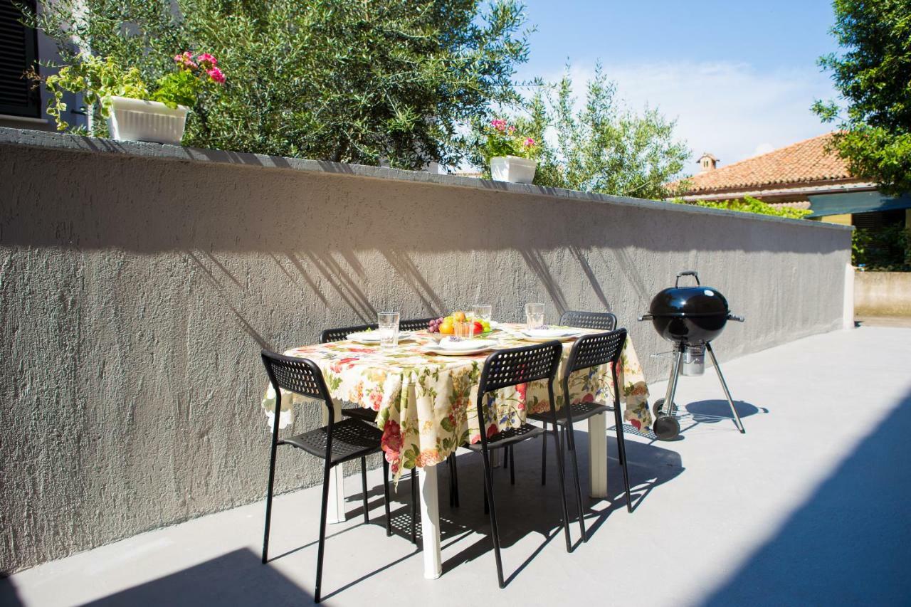 Apartman Girasol Pula Apartment Exterior photo